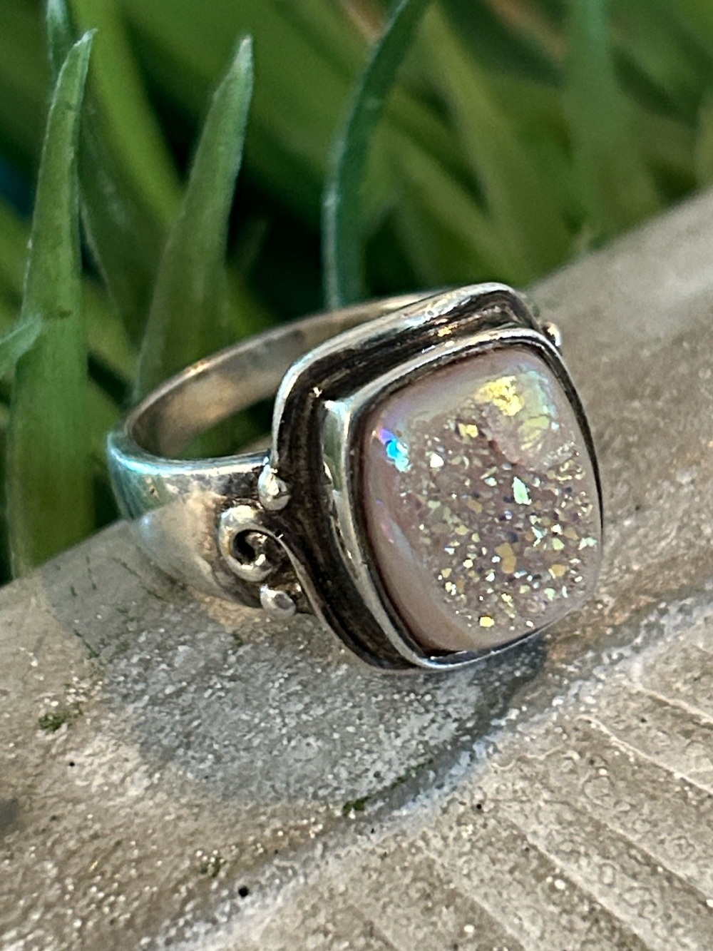 Sajen druzy ring silver size 7 light pink druzy vintage ring